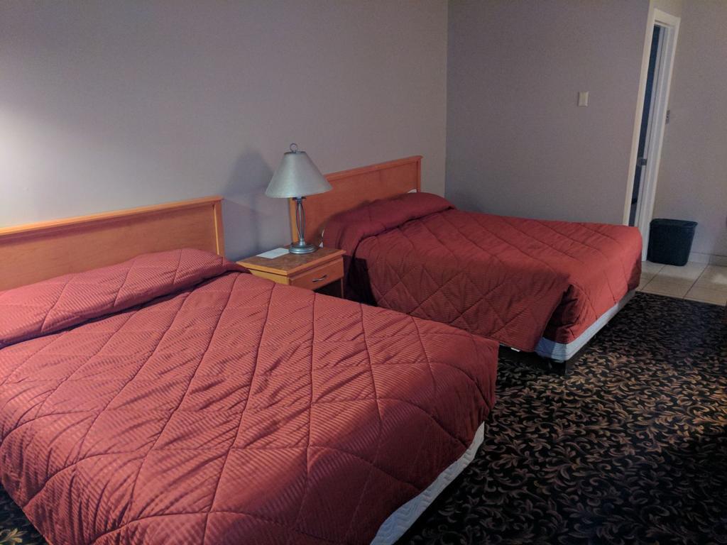 Drayton Valley Aspen Motor Inn מראה חיצוני תמונה